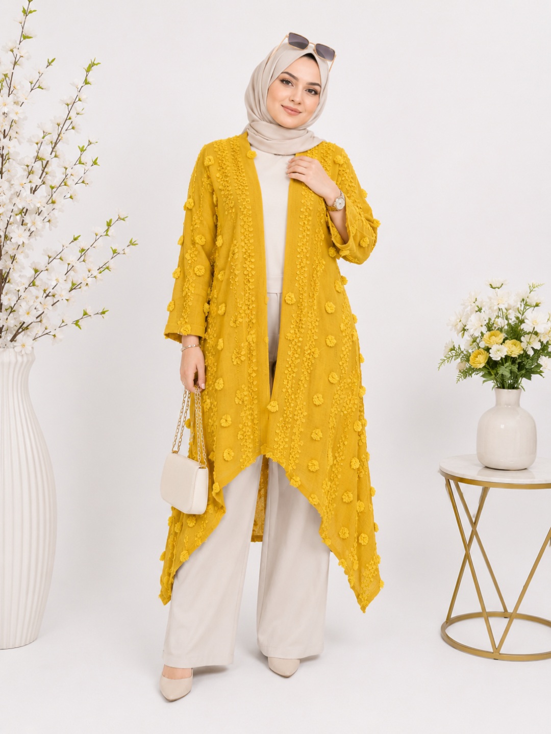 مانتو مجلسی زنانه مدل گوشواره‌ای کد ۰۳۰۱۱۸۶